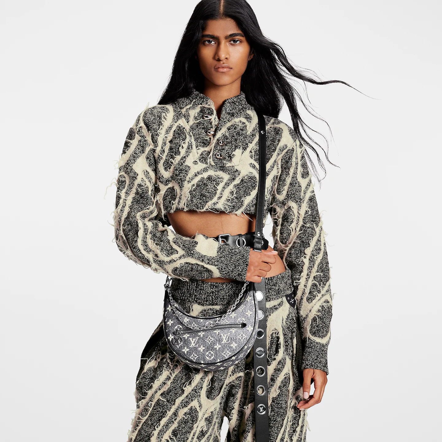 Louis Vuitton M21752 Loop Louis Vuitton M21752 Loop