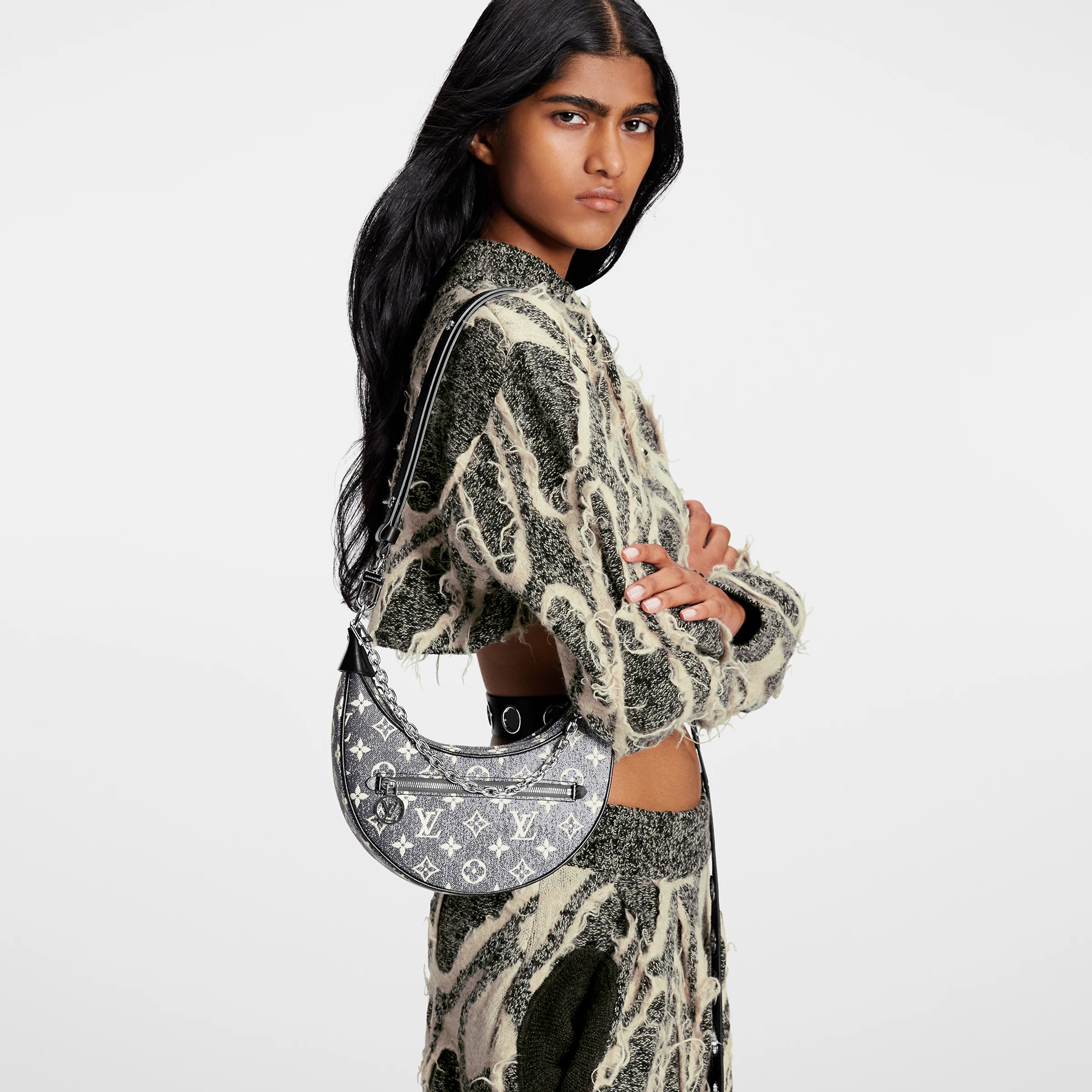 Louis Vuitton M21752 Loop Louis Vuitton M21752 Loop