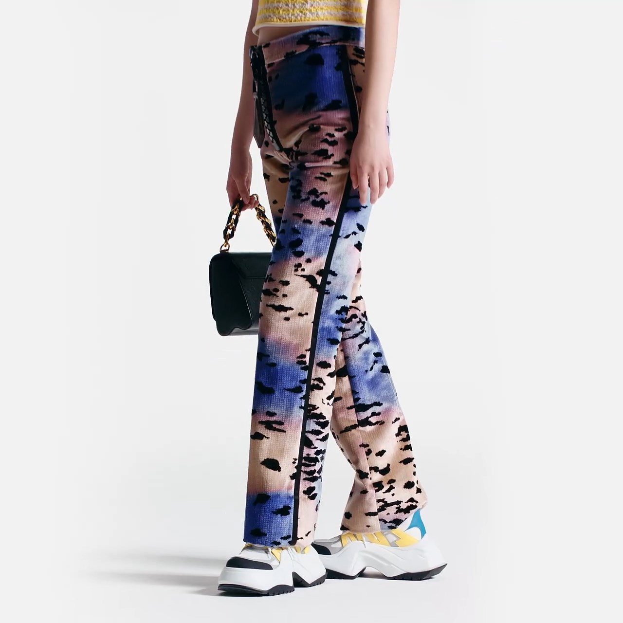 Louis Vuitton LV Archlight 2.0 Platform Sneaker White Yellow 1ABIIE Louis Vuitton LV Archlight 2.0 Platform Sneaker White Yellow 1ABIIE