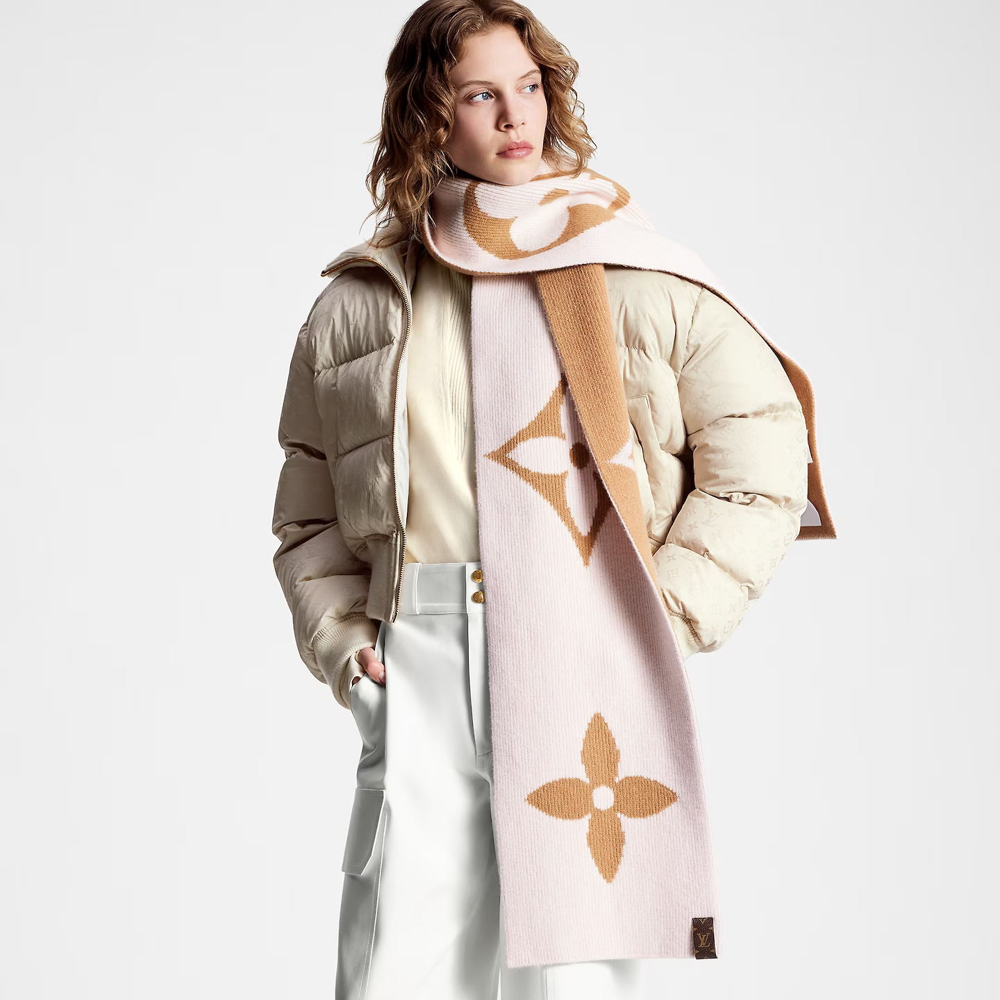 Louis Vuitton M79336 FLIGHT MODE LV Medallion Knit Scarf Louis Vuitton M79336 FLIGHT MODE LV Medallion Knit Scarf