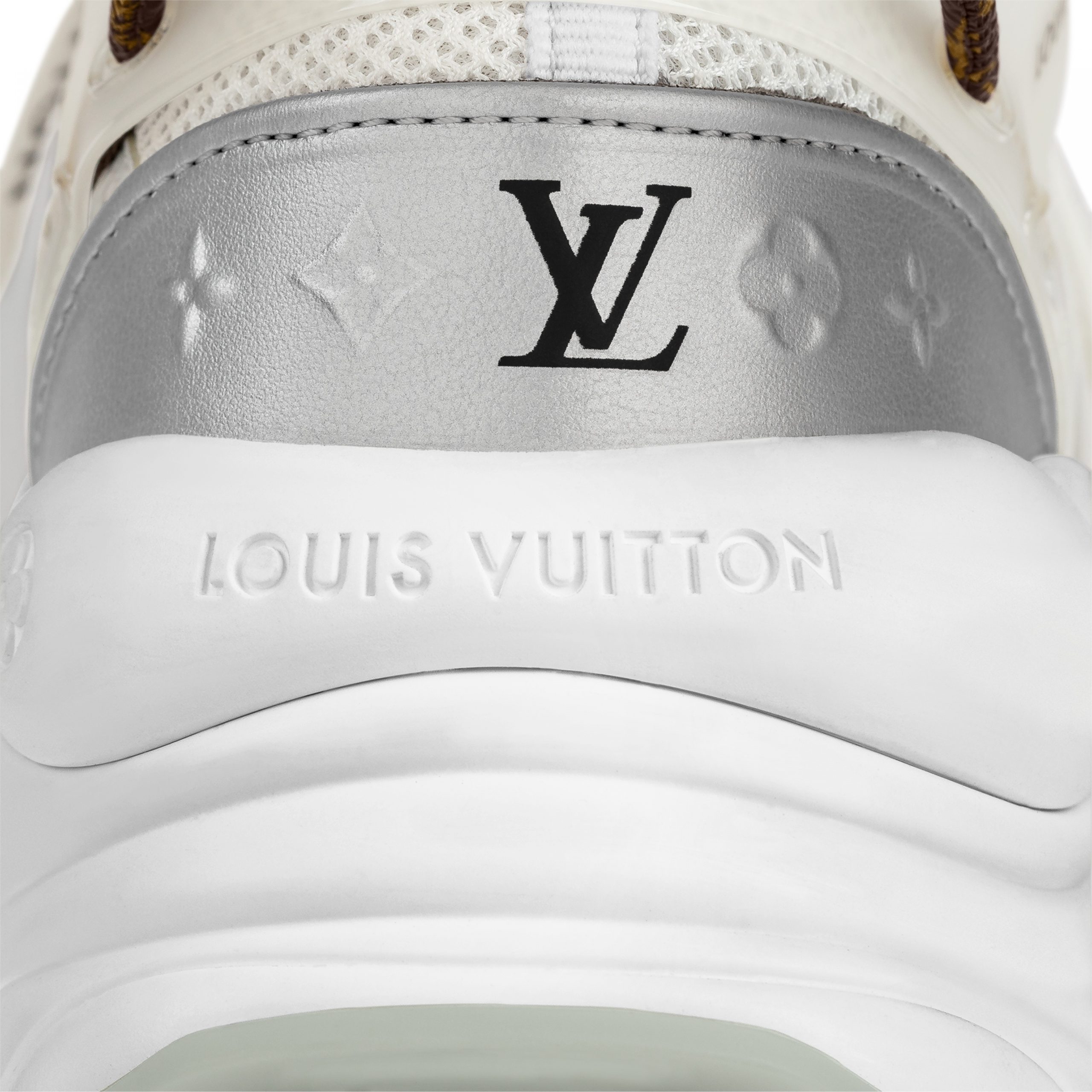 Louis Vuitton LV Run 55 Sneaker Monogram Flowers Silver 1AAVGI Louis Vuitton LV Run 55 Sneaker Monogram Flowers Silver 1AAVGI