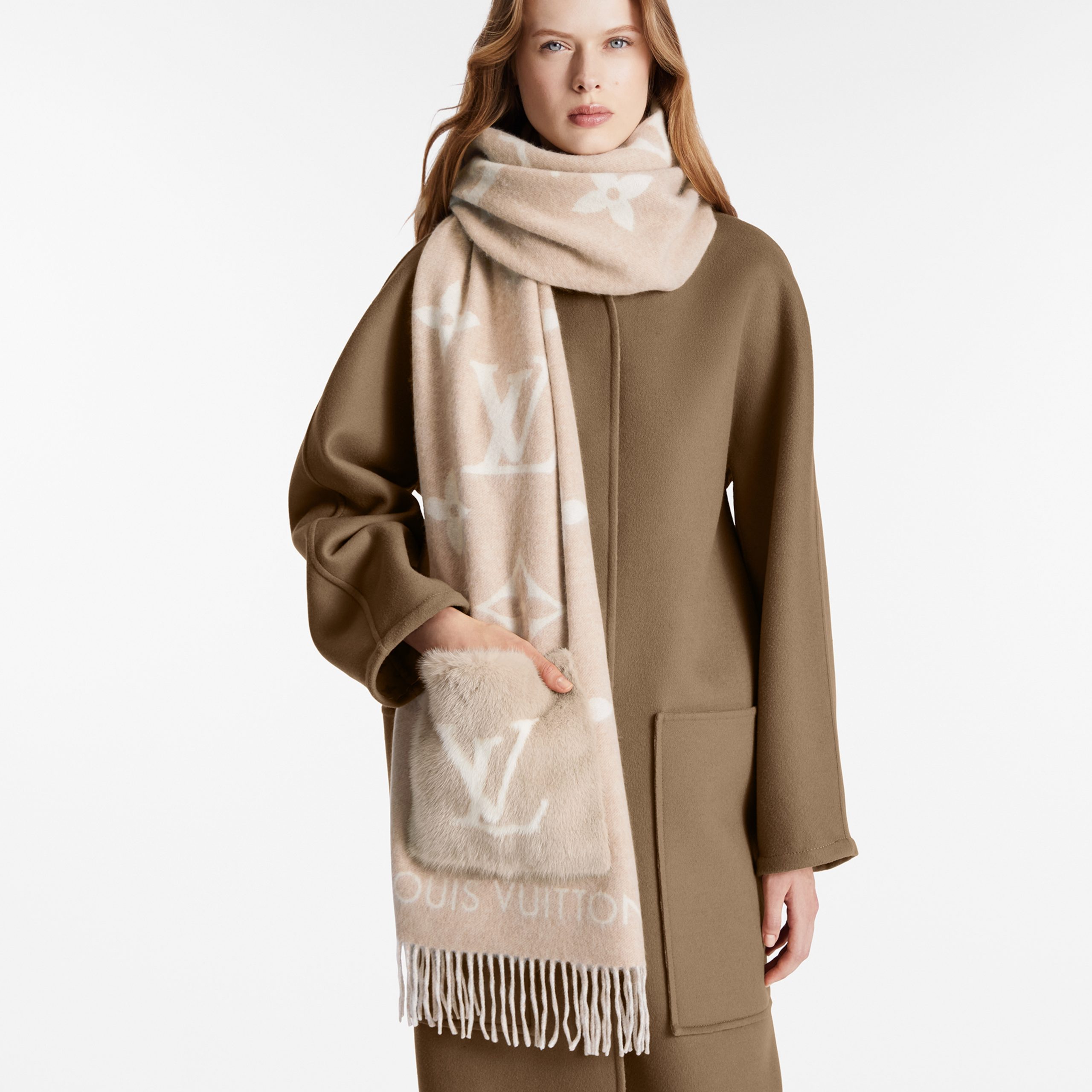 Louis Vuitton M74354 Cold Reykjavik Beige Scarf Louis Vuitton M74354 Cold Reykjavik Beige Scarf