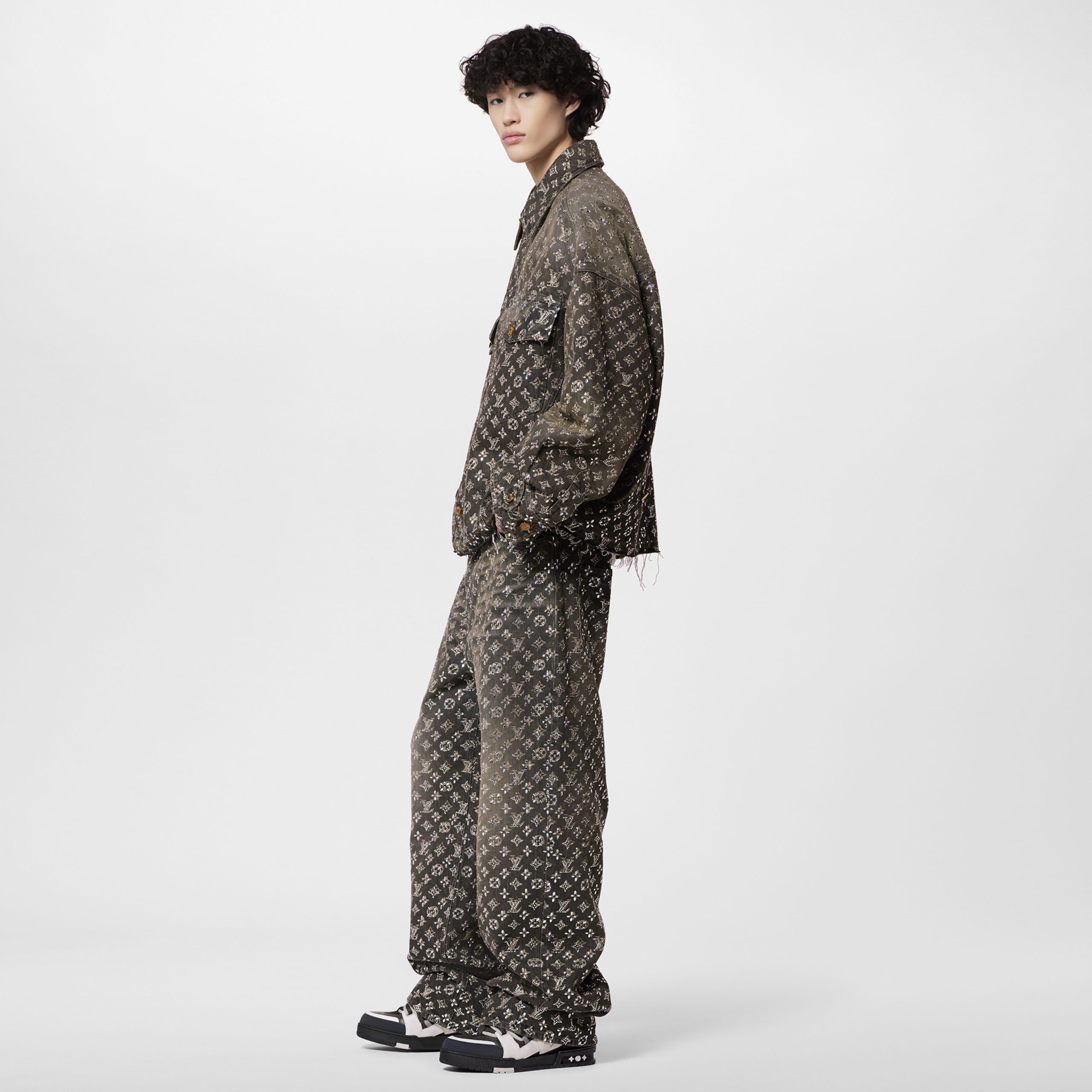 Louis Vuitton LV Skate Sneaker Monogram Flowers Anthracite Grey 1ABZ4D Louis Vuitton LV Skate Sneaker Monogram Flowers Anthracite Grey 1ABZ4D