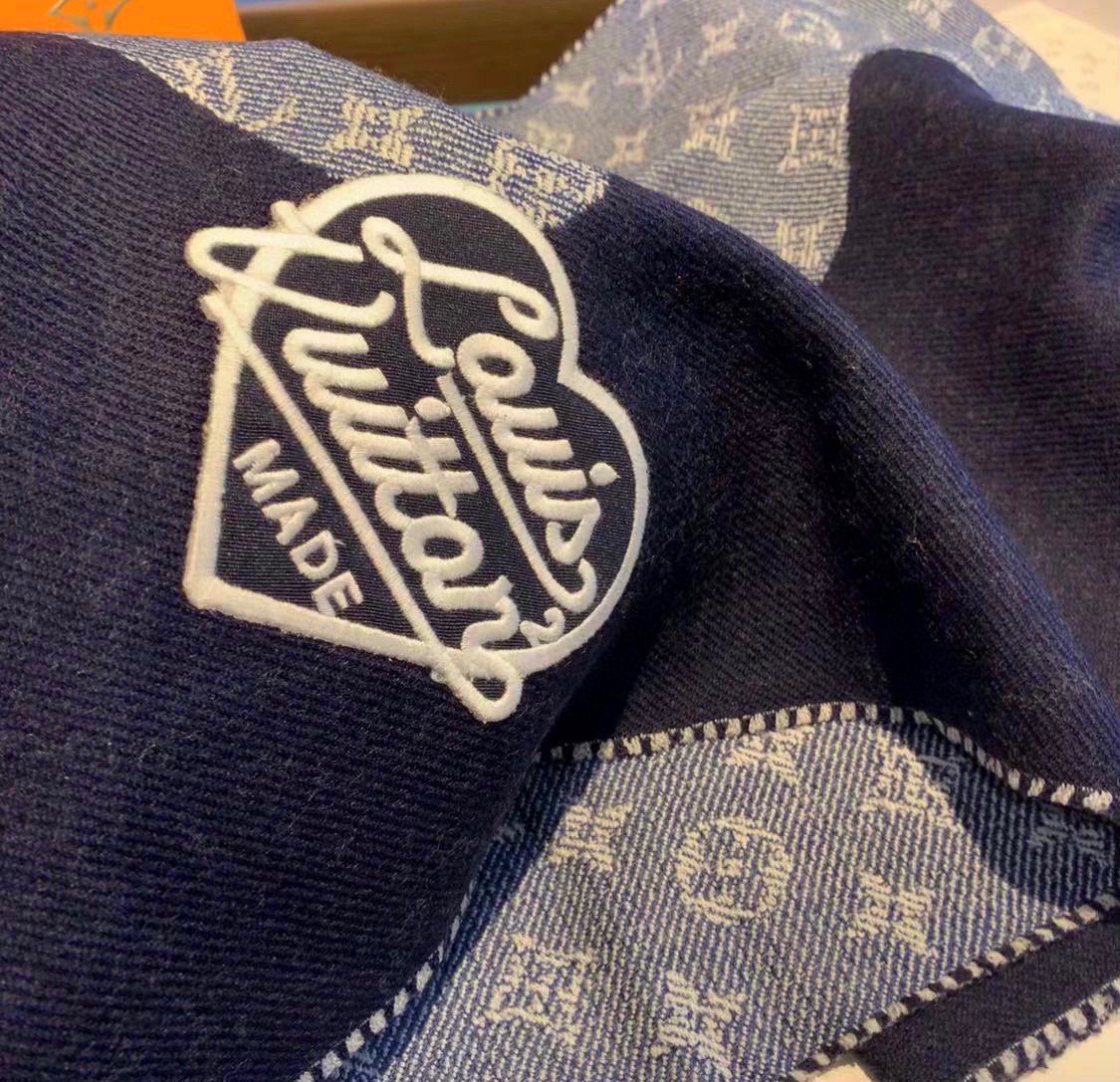 Louis Vuitton x Nigo MP3255 Monogram Drip Blue Scarf Louis Vuitton x Nigo MP3255 Monogram Drip Blue Scarf