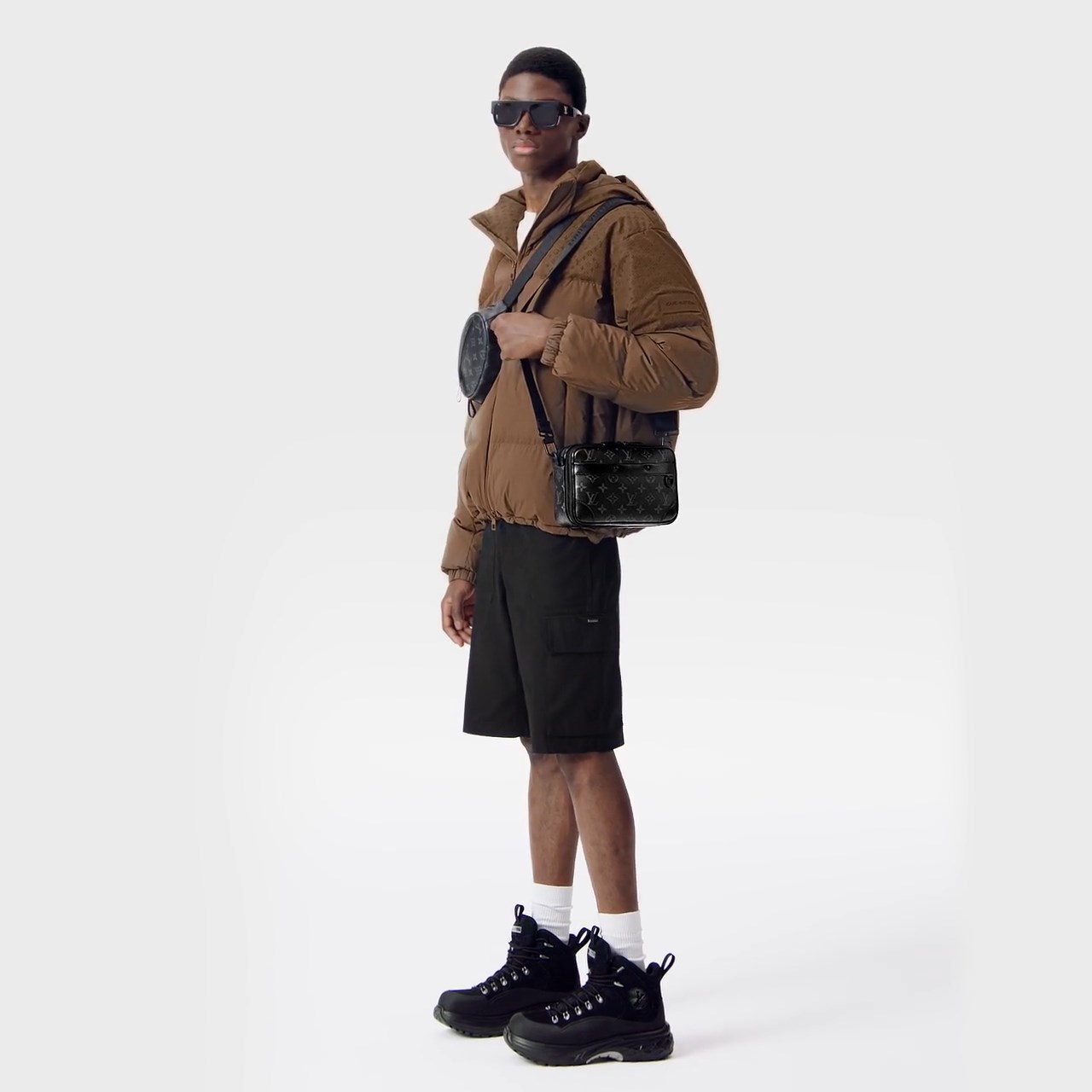 Louis Vuitton M46955 Alpha Messenger Monogram Eclipse Louis Vuitton M46955 Alpha Messenger Monogram Eclipse