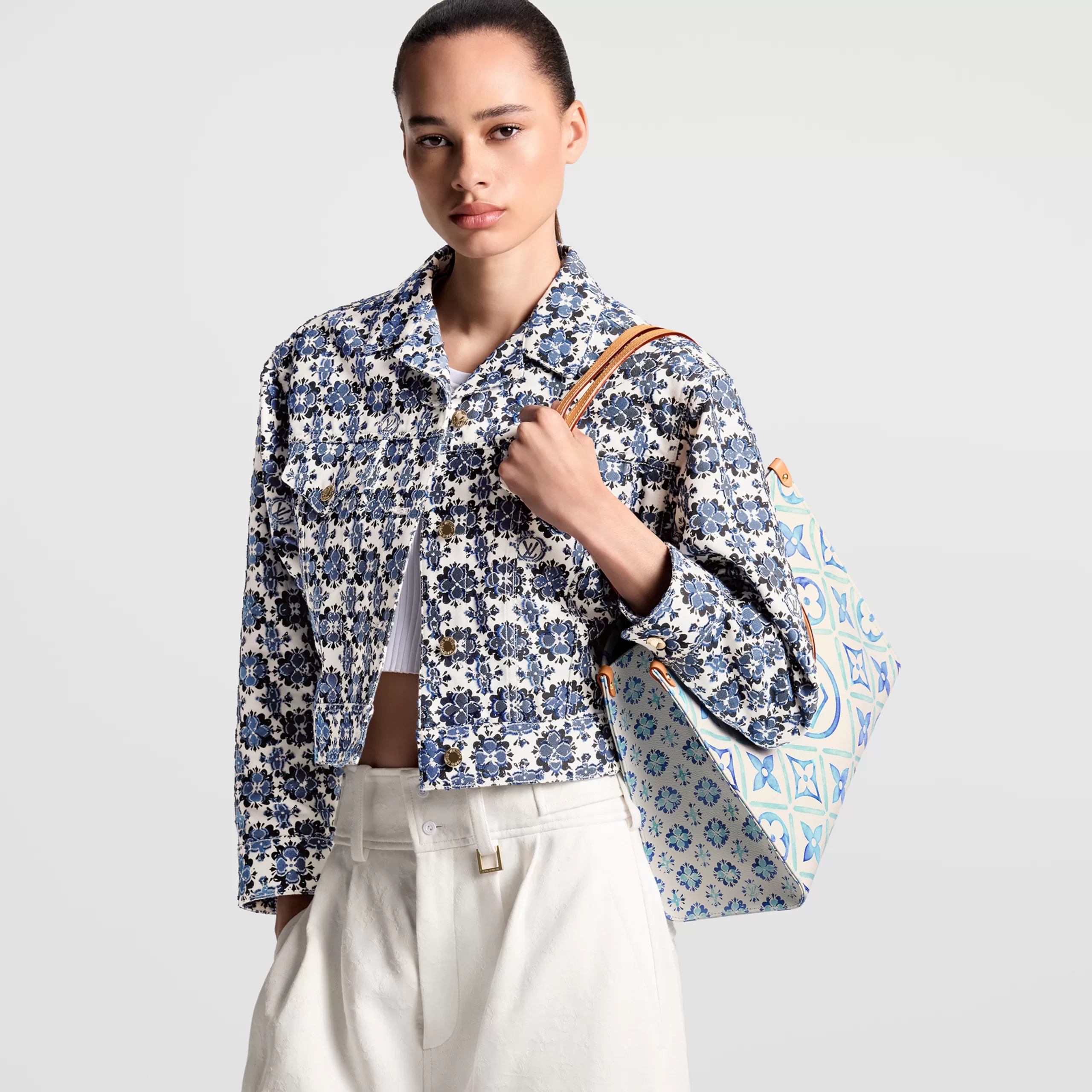 Louis Vuitton M11262 OnTheGo MM Lagoon Blue Louis Vuitton M11262 OnTheGo MM Lagoon Blue