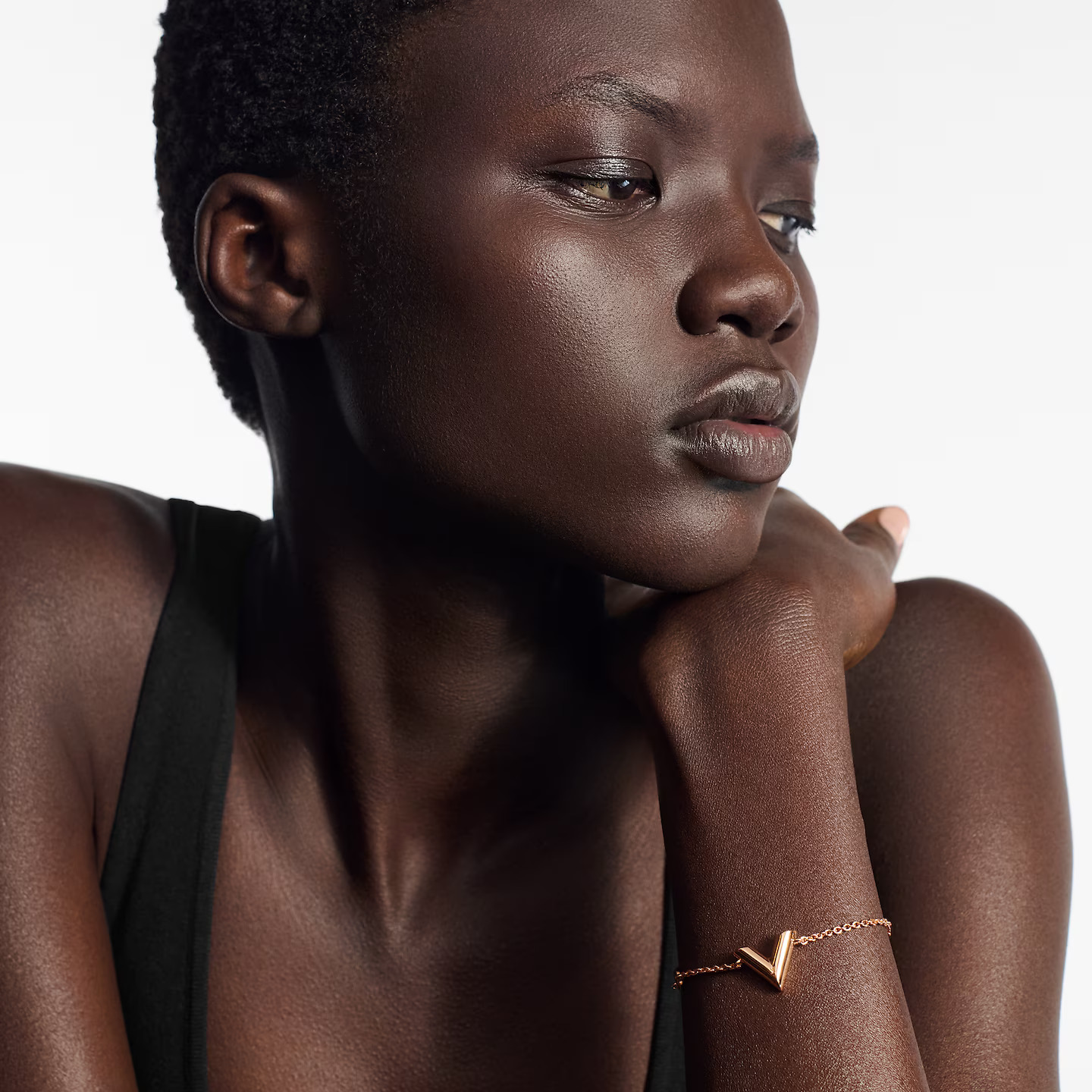 Louis Vuitton M02381 Essential V Supple Bracelet Louis Vuitton M02381 Essential V Supple Bracelet