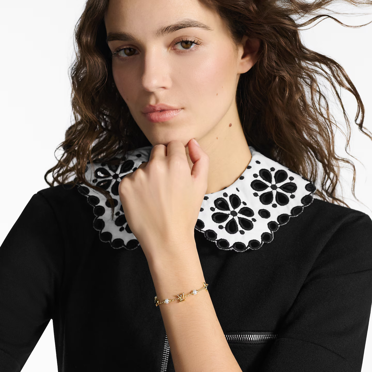 Louis Vuitton M1105A LV Heart Bracelet Louis Vuitton M1105A LV Heart Bracelet